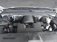 ✅ 2015 Chevrolet Suburban LT • VIN: 1GNSCJKC0FR104562 • Lot: 42806992. Wystawiony na IAAI z przebiegiem 178 433 mil. Bezpłatny archiwum sprzedaży aukcyjnych z USA i szczegółowy raport historii pojazdu na DreamBid. Zdjęcie 10.