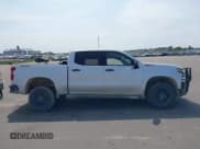 ✅ 2022 Chevrolet Silverado 1500 LT Trail Boss • VIN: 3GCPYFED3NG210844 • Lot: 42403476. Wystawiony na IAAI z przebiegiem 14 197 mil. Bezpłatny archiwum sprzedaży aukcyjnych z USA i szczegółowy raport historii pojazdu na DreamBid. Zdjęcie 14.