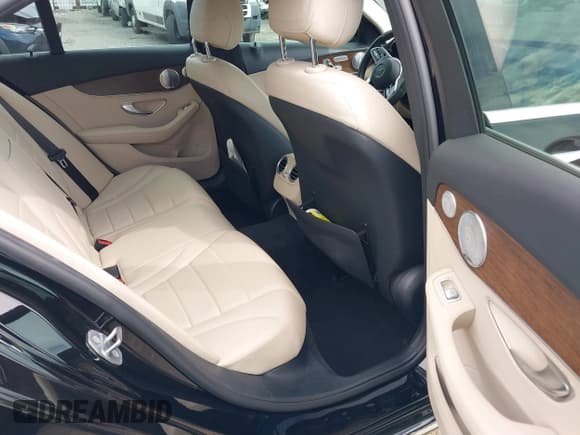 ✅ 2021 Mercedes-Benz C 300 • VIN: W1KWF8EB4MR641418 • Lot: 42657948. Wystawiony na IAAI z przebiegiem 29 644 mil. Bezpłatny archiwum sprzedaży aukcyjnych z USA i szczegółowy raport historii pojazdu na DreamBid. Zdjęcie 8.