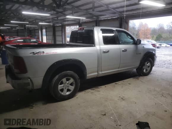 ✅ 2009 Dodge 1500 ST • VIN: 1D3HV18P69S784382 • Лот: 84201144. Размещён на Copart с пробегом 162 588 миль миль. Получите бесплатный доступ к архиву аукционных продаж из США и посмотрите подробный отчёт об истории автомобиля на DreamBid. Изображение 3.