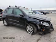 ✅ 2018 Volkswagen Tiguan • VIN: WVGBV7AX7JK002568 • Лот: 93482765. Опубликован ранее на Copart с пробегом 42 546 миль. Бесплатный доступ к архиву аукционных продаж из США и подробный отчёт об истории автомобиля на DreamBid. Изображение 4.