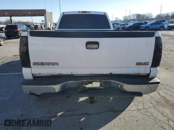 ✅ 2004 GMC Sierra 2500HD SLT • VIN: 1GTHK231X4F150326 • Lot: 85207124. Wystawiony na Copart z przebiegiem 290 621 mil. Bezpłatny archiwum sprzedaży aukcyjnych z USA i szczegółowy raport historii pojazdu na DreamBid. Zdjęcie 6.
