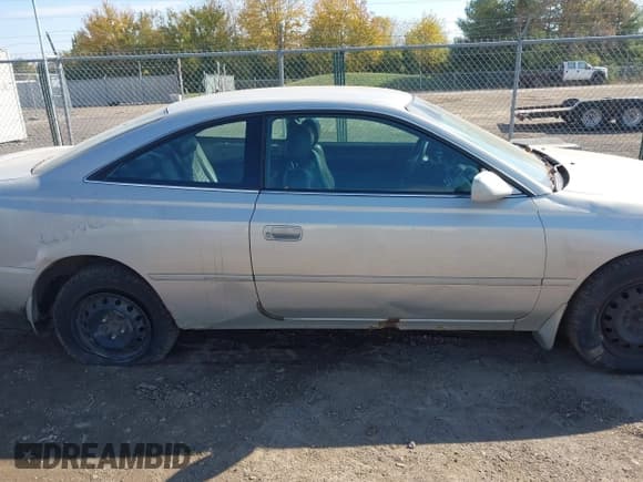 ✅ 2000 Toyota Solara SE • VIN: 2T1CG22P5YC365368 • Lot: 43580150. Wystawiony na IAAI z przebiegiem 255 310 mil. Bezpłatny archiwum sprzedaży aukcyjnych z USA i szczegółowy raport historii pojazdu na DreamBid. Zdjęcie 13.