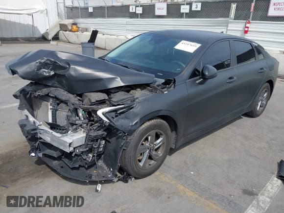 ✅ 2021 Kia K5 LX • VIN: 5XXG24J27MG028107 • Lot: 43247619. Wystawiony na IAAI z przebiegiem 70 981 mil. Bezpłatny archiwum sprzedaży aukcyjnych z USA i szczegółowy raport historii pojazdu na DreamBid. Zdjęcie 17.