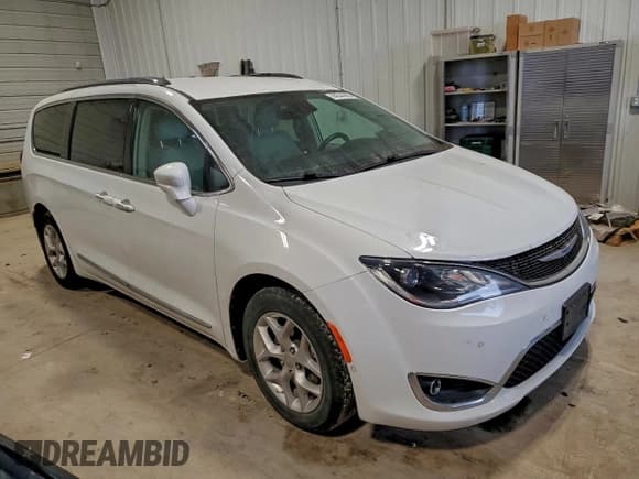 ✅ 2018 Chrysler Pacifica Touring L • VIN: 2C4RC1BG9JR320925 • Lot: 94344985. Listed on Copart with 142,837 mi. Free auction sales archive from the USA and detailed vehicle history report at DreamBid. Image 4.