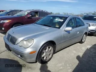 ✅ 2004 Mercedes-Benz C 320 • VIN: WDBRF84J14F547660 • Lot: 75061074. Wystawiony na Copart z przebiegiem 477 mil. Bezpłatny archiwum sprzedaży aukcyjnych z USA i szczegółowy raport historii pojazdu na DreamBid. Zdjęcie 1.