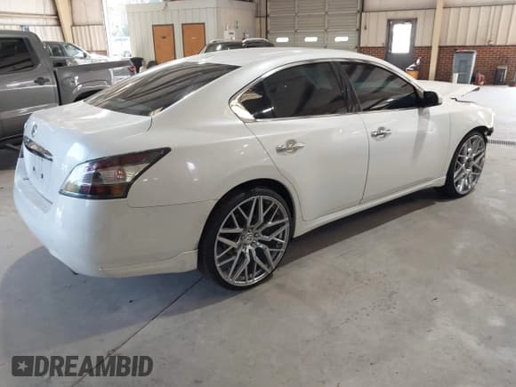 ✅ 2013 Nissan Maxima SV • VIN: 1N4AA5AP3DC819217 • Lot: 43294735. Listed on IAAI with 182,138 mi. Free auction sales archive from the USA and detailed vehicle history report at DreamBid. Image 4.