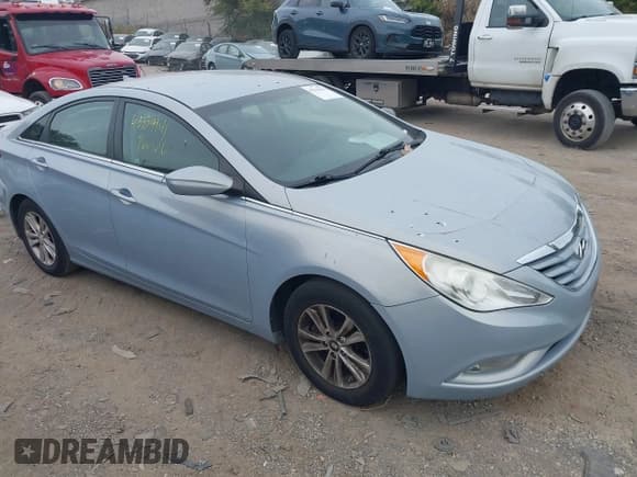 ✅ 2013 Hyundai Sonata GLS • VIN: 5NPEB4AC6DH675568 • Лот: 43339941. Опубликован ранее на IAAI с пробегом 200 447 миль. Бесплатный доступ к архиву аукционных продаж из США и подробный отчёт об истории автомобиля на DreamBid. Изображение 1.