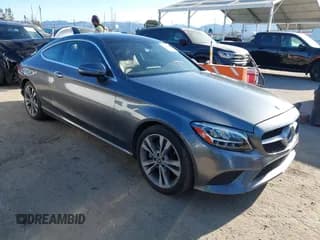 ✅ 2019 Mercedes-Benz C 300 • VIN: WDDWJ8DB8KF826229 • Lot: 41932314. Wystawiony na IAAI z przebiegiem 51 305 mil. Bezpłatny archiwum sprzedaży aukcyjnych z USA i szczegółowy raport historii pojazdu na DreamBid. Zdjęcie 1.