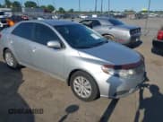 ✅ 2013 Kia Forte LX • VIN: KNAFT4A21D5733043 • Лот: 42328188. Опубликован ранее на IAAI с пробегом 307 645 миль. Бесплатный доступ к архиву аукционных продаж из США и подробный отчёт об истории автомобиля на DreamBid. Изображение 1.