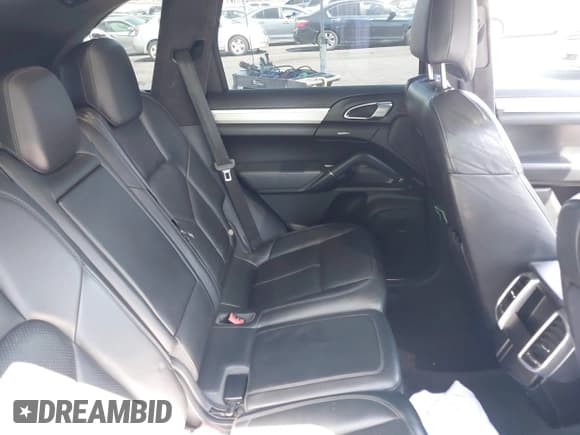 ✅ 2013 Porsche Cayenne GTS • VIN: WP1AD2A2XDLA75120 • Lot: 43077041. Wystawiony na IAAI z przebiegiem 100 519 mil. Bezpłatny archiwum sprzedaży aukcyjnych z USA i szczegółowy raport historii pojazdu na DreamBid. Zdjęcie 8.