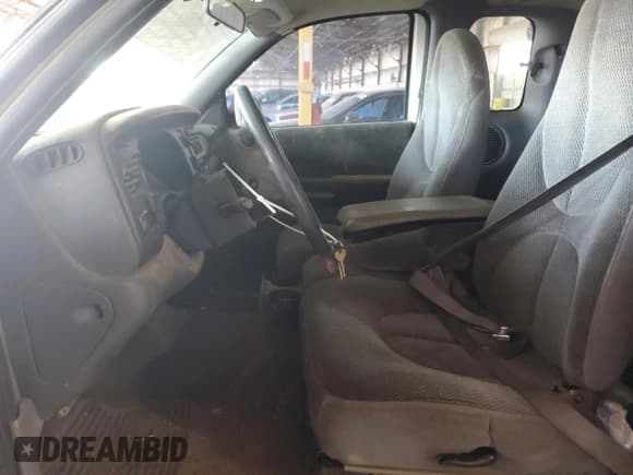 ✅ 1998 Dodge Dakota SLT • VIN: 1B7GL22X1WS652280 • Lot: 50545805. Wystawiony na Copart z przebiegiem Nie podano. Bezpłatny archiwum sprzedaży aukcyjnych z USA i szczegółowy raport historii pojazdu na DreamBid. Zdjęcie 7.