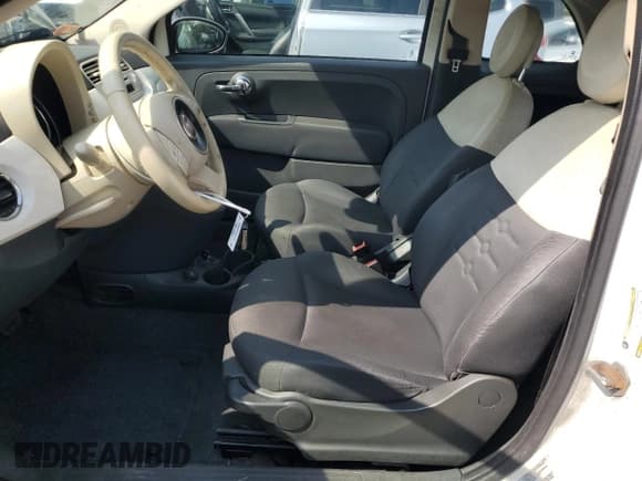 ✅ 2015 FIAT 500 Pop • VIN: 3C3CFFAR6FT550749 • Lot: 80154435. Wystawiony na Copart z przebiegiem 177 399 mil. Bezpłatny archiwum sprzedaży aukcyjnych z USA i szczegółowy raport historii pojazdu na DreamBid. Zdjęcie 7.