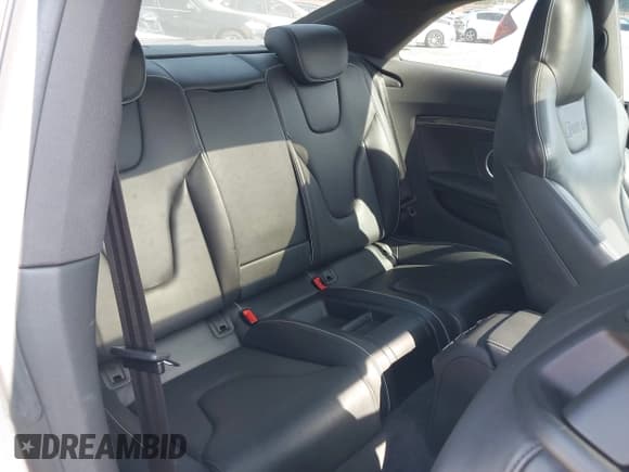 ✅ 2015 Audi RS 5 • VIN: WUAC6AFR2FA900380 • Lot: 43213179. Listed on IAAI with 73,772 mi. Free auction sales archive from the USA and detailed vehicle history report at DreamBid. Image 8.