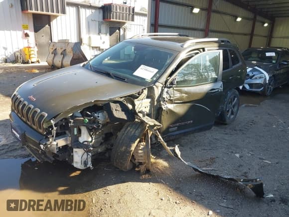 ✅ 2017 Jeep Cherokee Latitude • VIN: 1C4PJMCB5HW509557 • Lot: 41586660. Listed on IAAI with 51,842 mi. Free auction sales archive from the USA and detailed vehicle history report at DreamBid. Image 2.