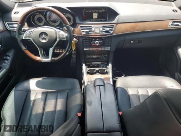 ✅ 2014 Mercedes-Benz E 550 Sport • VIN: WDDHF9BB8EB012693 • Лот: 64107785. Опубликован ранее на Copart с пробегом 130 535 миль. Бесплатный доступ к архиву аукционных продаж из США и подробный отчёт об истории автомобиля на DreamBid. Изображение 8.