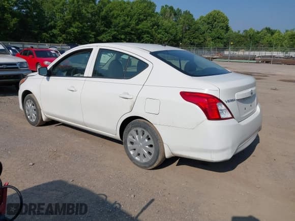 ✅ 2017 Nissan Versa S • VIN: 3N1CN7AP0HL822124 • Lot: 42387780. Wystawiony na IAAI z przebiegiem 91 355 mil. Bezpłatny archiwum sprzedaży aukcyjnych z USA i szczegółowy raport historii pojazdu na DreamBid. Zdjęcie 3.