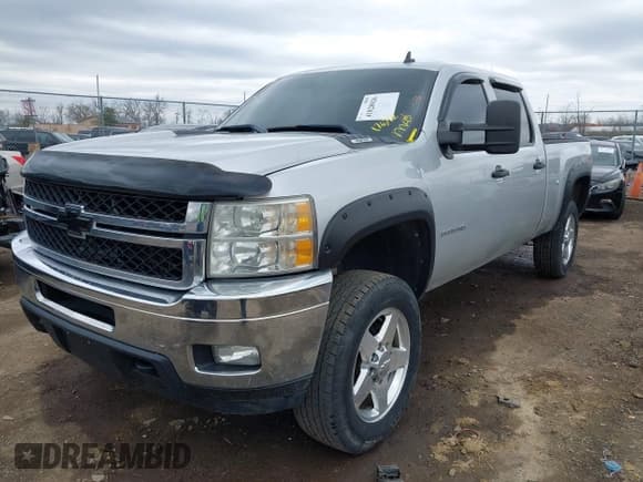 ✅ 2011 Chevrolet Silverado 2500HD LT • VIN: 1GC1KXCG5BF243996 • Лот: 41820026. Опубликован ранее на IAAI с пробегом 176 712 миль. Бесплатный доступ к архиву аукционных продаж из США и подробный отчёт об истории автомобиля на DreamBid. Изображение 2.