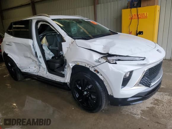 ✅ 2024 Buick Encore GX Sport Touring • VIN: KL4AMDSLXRB042419 • Lot: 81844265. Wystawiony na Copart z przebiegiem 9 057 mil. Bezpłatny archiwum sprzedaży aukcyjnych z USA i szczegółowy raport historii pojazdu na DreamBid. Zdjęcie 4.