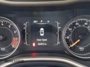 ✅ 2015 Jeep Cherokee Latitude • VIN: 1C4PJMCS3FW668154 • Lot: 43716947. Wystawiony na IAAI z przebiegiem 330 972 mil. Bezpłatny archiwum sprzedaży aukcyjnych z USA i szczegółowy raport historii pojazdu na DreamBid. Zdjęcie 7.