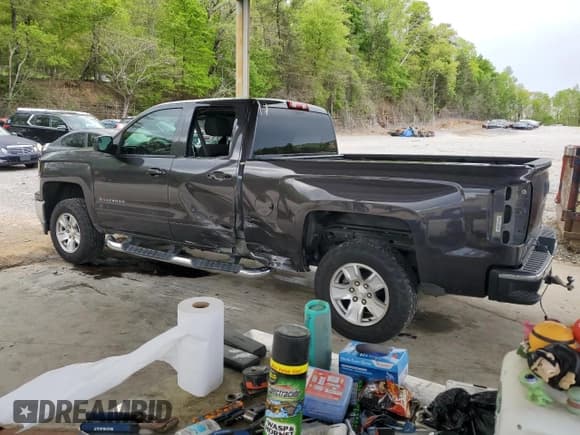 ✅ 2015 Chevrolet Silverado 1500 LT • VIN: 1GCRCREC7FZ169247 • Лот: 52804245. Опубликован ранее на Copart с пробегом 95 979 миль. Бесплатный доступ к архиву аукционных продаж из США и подробный отчёт об истории автомобиля на DreamBid. Изображение 2.