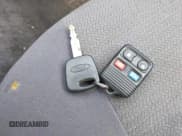 ✅ 2003 Ford Mustang Standard • VIN: 1FAFP40403F411552 • Lot: 42829909. Wystawiony na IAAI z przebiegiem 217 558 mil. Bezpłatny archiwum sprzedaży aukcyjnych z USA i szczegółowy raport historii pojazdu na DreamBid. Zdjęcie 11.