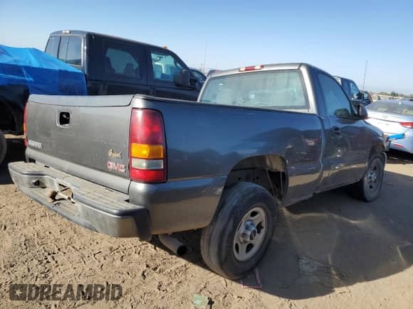 2002 GMC Sierra 1500 z VIN 1GTEC14W92Z280310, wystawiony jako Copart lot #74731204 z przebiegiem 241 075 mil mil oraz Szkoda całkowita • Salvage title. Historia ofert i sprzedaży dostępna na DreamBid. Obrazek 3.