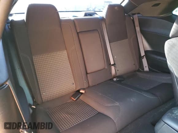 ✅ 2019 Dodge Challenger SXT • VIN: 2C3CDZAG5KH752104 • Lot: 39530284. Wystawiony na Copart z przebiegiem 19 157 mil. Bezpłatny archiwum sprzedaży aukcyjnych z USA i szczegółowy raport historii pojazdu na DreamBid. Zdjęcie 11.