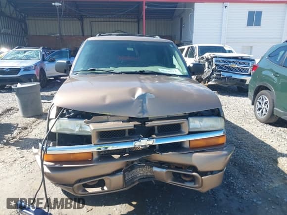 ✅ 2004 Chevrolet Blazer LS • VIN: 1GNDT13X24K167825 • Lot: 41976732. Wystawiony na IAAI z przebiegiem 142 647 mil. Bezpłatny archiwum sprzedaży aukcyjnych z USA i szczegółowy raport historii pojazdu na DreamBid. Zdjęcie 13.