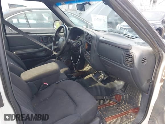 ✅ 2003 Chevrolet S-10 LS • VIN: 1GCCS19X038275239 • Лот: 43768742. Опубликован ранее на IAAI с пробегом Не указан. Бесплатный доступ к архиву аукционных продаж из США и подробный отчёт об истории автомобиля на DreamBid. Изображение 5.