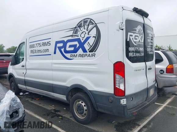 ✅ 2019 Ford Transit • VIN: 1FTYE2CM8KKA18316 • Lot: 42919408. Wystawiony na IAAI z przebiegiem 226 989 mil. Bezpłatny archiwum sprzedaży aukcyjnych z USA i szczegółowy raport historii pojazdu na DreamBid. Zdjęcie 14.