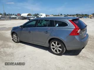 ✅ 2016 Volvo V60 T5 Drive-E Premier • VIN: YV140MEK5G1290205 • Lot: 47302894. Listed on Copart with 106,768 mi. Free auction sales archive from the USA and detailed vehicle history report at DreamBid. Image 2.