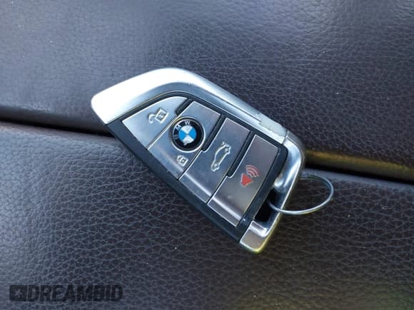 ✅ 2015 BMW X5 xDrive35d • VIN: 5UXKS4C5XF0N11689 • Lot: 43820648. Wystawiony na IAAI z przebiegiem 134 815 mil. Bezpłatny archiwum sprzedaży aukcyjnych z USA i szczegółowy raport historii pojazdu na DreamBid. Zdjęcie 11.