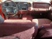 ✅ 1997 Chevrolet Silverado 1500 • VIN: 1GCEC19R8VE176874 • Lot: 71159735. Wystawiony na Copart z przebiegiem 195 845 mil. Bezpłatny archiwum sprzedaży aukcyjnych z USA i szczegółowy raport historii pojazdu na DreamBid. Zdjęcie 8.