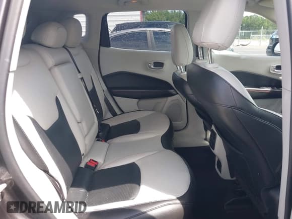 ✅ 2020 Jeep Compass Limited • VIN: 3C4NJCCB4LT198607 • Lot: 42903408. Listed on IAAI with 110,076 mi. Free auction sales archive from the USA and detailed vehicle history report at DreamBid. Image 8.