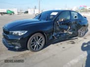 ✅ 2019 BMW 3 Series 330i • VIN: WBA5R1C54KAK10720 • Lot: 43388773. Wystawiony na IAAI z przebiegiem 44 293 mil. Bezpłatny archiwum sprzedaży aukcyjnych z USA i szczegółowy raport historii pojazdu na DreamBid. Zdjęcie 2.