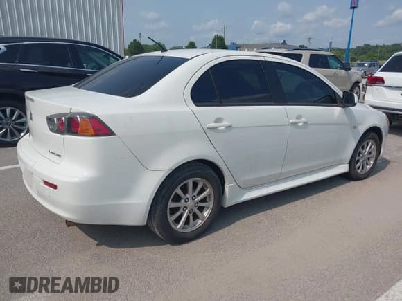 ✅ 2012 Mitsubishi Lancer SE • VIN: JA32V2FW0CU020567 • Lot: 42392482. Listed on IAAI with 197,348 mi. Free auction sales archive from the USA and detailed vehicle history report at DreamBid. Image 4.