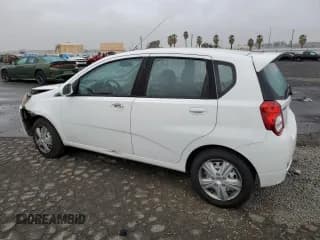 ✅ 2011 Chevrolet Aveo 2LT • VIN: KL1TG6DE6BB170802 • Lot: 43707665. Wystawiony na Copart z przebiegiem Nie podano. Bezpłatny archiwum sprzedaży aukcyjnych z USA i szczegółowy raport historii pojazdu na DreamBid. Zdjęcie 2.