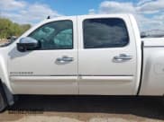 ✅ 2012 Chevrolet Silverado 1500 LT • VIN: 3GCPKSE76CG202030 • Lot: 43403350. Wystawiony na IAAI z przebiegiem 117 414 mil. Bezpłatny archiwum sprzedaży aukcyjnych z USA i szczegółowy raport historii pojazdu na DreamBid. Zdjęcie 14.