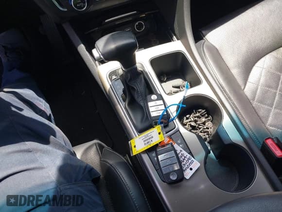 ✅ 2019 Kia Optima SX • VIN: 5XXGV4L2XKG334090 • Lot: 42570832. Wystawiony na IAAI z przebiegiem 103 868 mil. Bezpłatny archiwum sprzedaży aukcyjnych z USA i szczegółowy raport historii pojazdu na DreamBid. Zdjęcie 11.