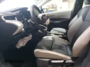 ✅ 2024 Toyota Corolla Hybrid LE • VIN: JTDBCMFE7RJ023180 • Lot: 58773855. Wystawiony na Copart z przebiegiem 22 396 mil. Bezpłatny archiwum sprzedaży aukcyjnych z USA i szczegółowy raport historii pojazdu na DreamBid. Zdjęcie 7.