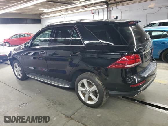 ✅ 2017 Mercedes-Benz GLE 350 • VIN: 4JGDA5HB8HA863499 • Lot: 82425115. Wystawiony na Copart z przebiegiem Nie podano. Bezpłatny archiwum sprzedaży aukcyjnych z USA i szczegółowy raport historii pojazdu na DreamBid. Zdjęcie 2.
