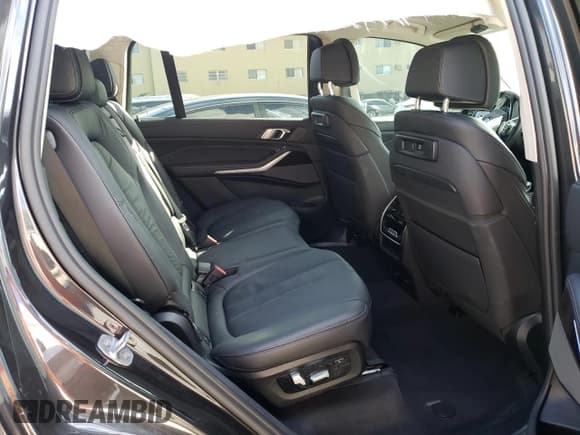✅ 2019 BMW X7 xDrive40i • VIN: 5UXCW2C51KL088622 • Lot: 67196892. Listed on Copart with 38,375 mi. Free auction sales archive from the USA and detailed vehicle history report at DreamBid. Image 6.