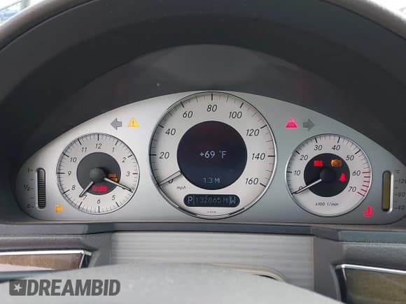 ✅ 2003 Mercedes-Benz E 500 • VIN: WDBUF70J63A238725 • Lot: 42475426. Listed on IAAI with 132,865 mi. Free auction sales archive from the USA and detailed vehicle history report at DreamBid. Image 7.