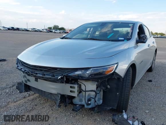 2020 Chevrolet Malibu LT with VIN 1G1ZD5ST9LF054228, listed as a IAAI auction lot 43028322 with 85,998 mi miles and . Bid and sale history available at DreamBid. Image 6.