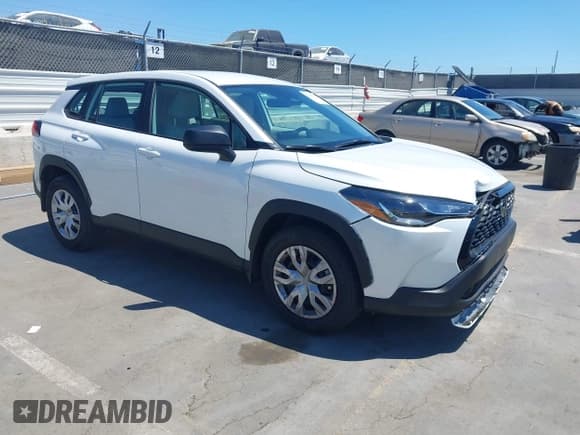 ✅ 2025 Toyota Corolla Cross L • VIN: 7MUAAAAG2SV132377 • Lot: 42864709. Wystawiony na IAAI z przebiegiem 7 286 mil. Bezpłatny archiwum sprzedaży aukcyjnych z USA i szczegółowy raport historii pojazdu na DreamBid. Zdjęcie 1.