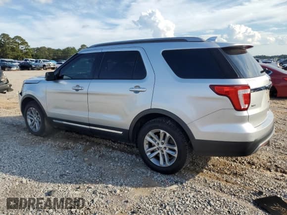 ✅ 2016 Ford Explorer XLT • VIN: 1FM5K7D86GGA29430 • Lot: 82304165. Wystawiony na Copart z przebiegiem 211 537 mil. Bezpłatny archiwum sprzedaży aukcyjnych z USA i szczegółowy raport historii pojazdu na DreamBid. Zdjęcie 2.