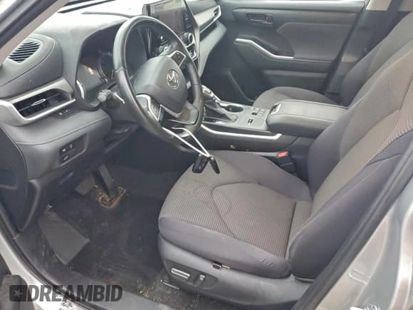 ✅ 2023 Toyota Highlander L • VIN: 5TDKDRAH6PS030844 • Lot: 96171595. Wystawiony na Copart z przebiegiem 73 909 mil. Bezpłatny archiwum sprzedaży aukcyjnych z USA i szczegółowy raport historii pojazdu na DreamBid. Zdjęcie 7.