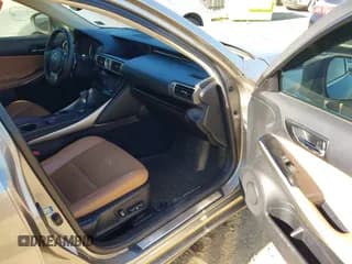 ✅ 2014 Lexus IS 250 • VIN: JTHCF1D22E5015430 • Lot: 43591053. Wystawiony na IAAI z przebiegiem 111 242 mil. Bezpłatny archiwum sprzedaży aukcyjnych z USA i szczegółowy raport historii pojazdu na DreamBid. Zdjęcie 5.