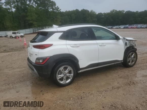 ✅ 2023 Hyundai Kona SEL • VIN: KM8K6CAB0PU954867 • Лот: 70694224. Опубликован ранее на Copart с пробегом 17 748 миль. Бесплатный доступ к архиву аукционных продаж из США и подробный отчёт об истории автомобиля на DreamBid. Изображение 3.